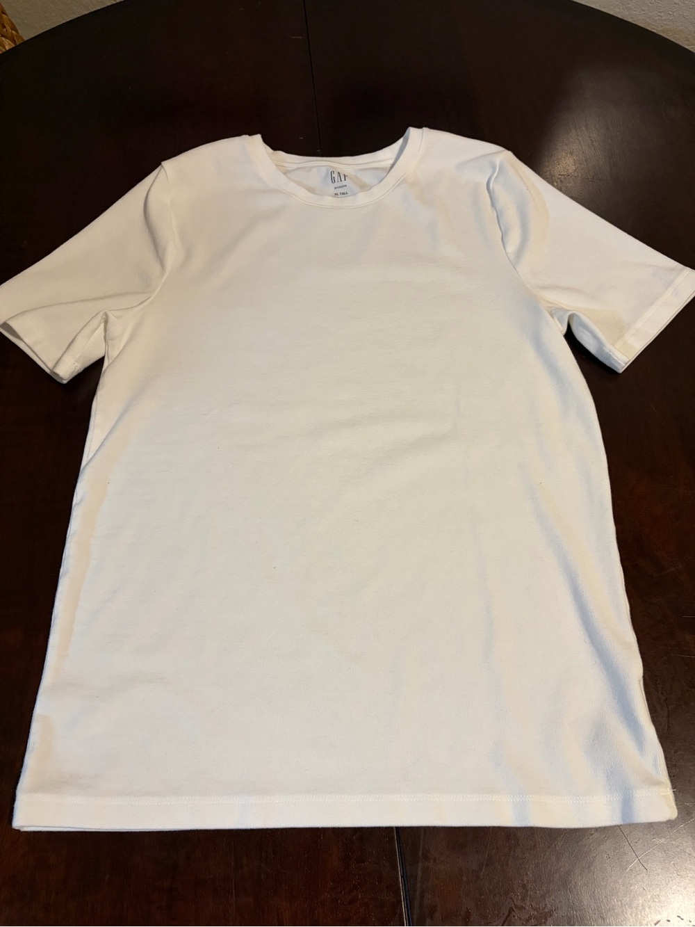 GAP Women's White Short Sleeve Crewneck Tee - Classic Fit
